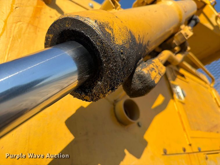 image for item DZ4686 1981 Caterpillar D6D dozer