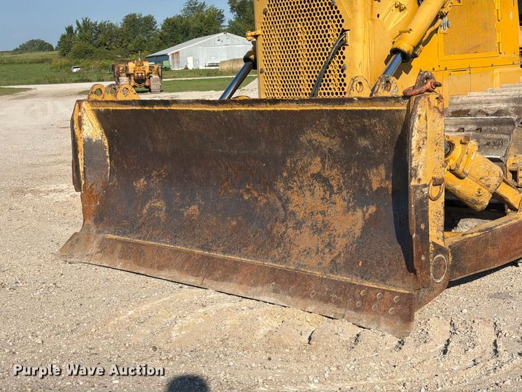 image for item DZ4686 1981 Caterpillar D6D dozer