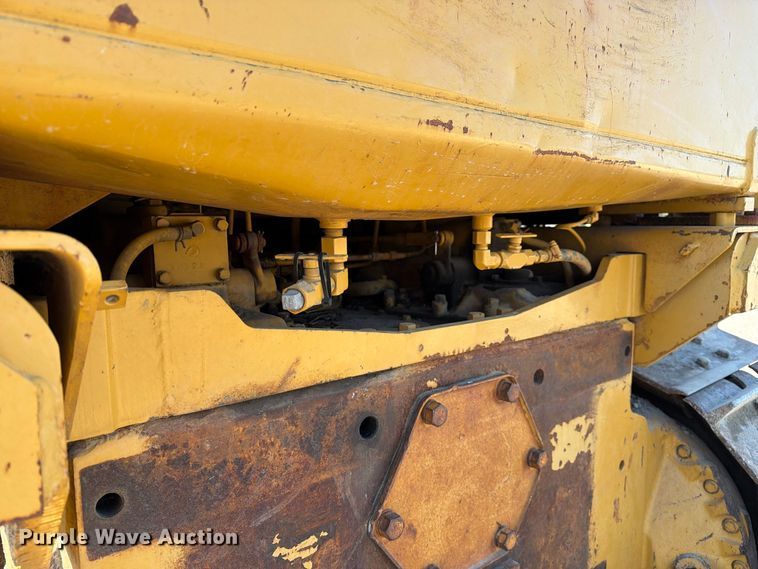 image for item DZ4686 1981 Caterpillar D6D dozer
