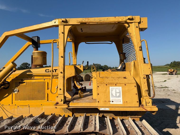 image for item DZ4686 1981 Caterpillar D6D dozer