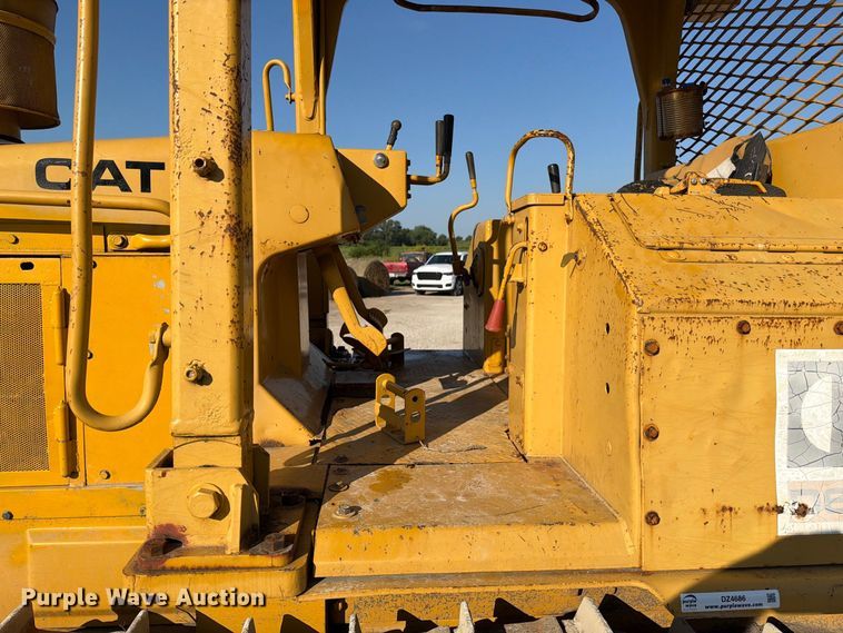 image for item DZ4686 1981 Caterpillar D6D dozer
