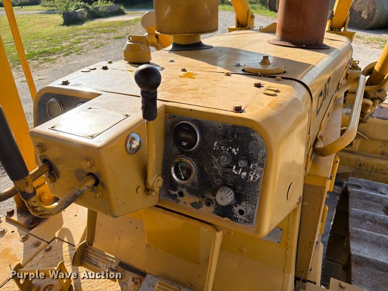 image for item DZ4686 1981 Caterpillar D6D dozer