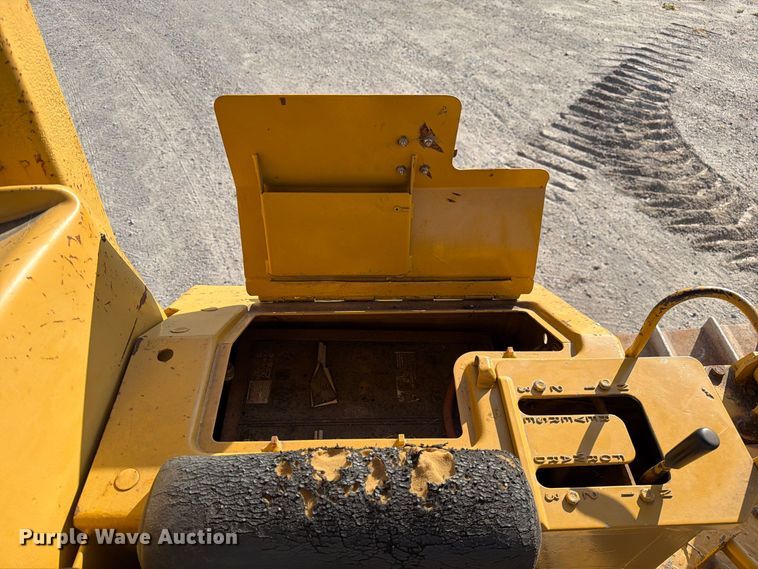 image for item DZ4686 1981 Caterpillar D6D dozer