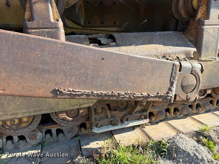 image for item DZ4687 1976 Caterpillar D6C dozer
