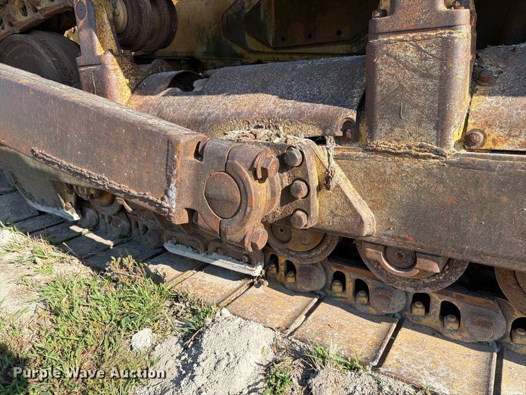 image for item DZ4687 1976 Caterpillar D6C dozer