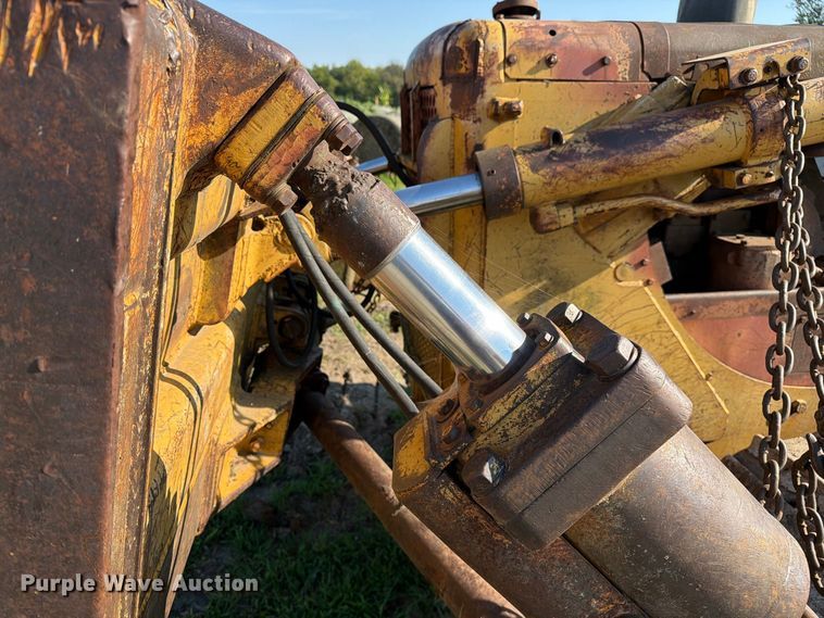image for item DZ4687 1976 Caterpillar D6C dozer