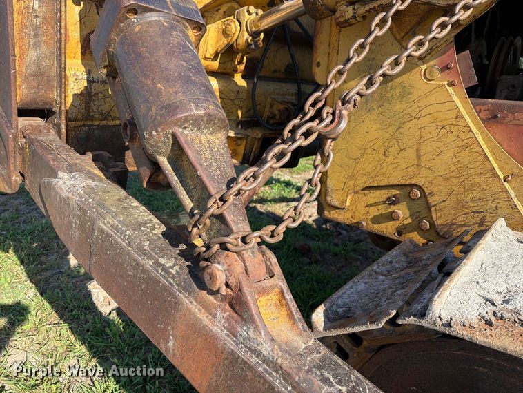 image for item DZ4687 1976 Caterpillar D6C dozer