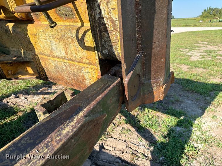 image for item DZ4687 1976 Caterpillar D6C dozer