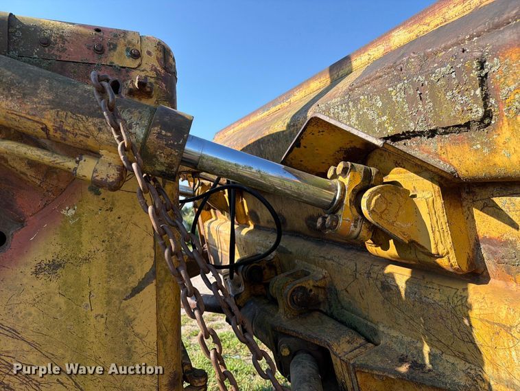 image for item DZ4687 1976 Caterpillar D6C dozer