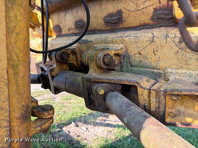 image for item DZ4687 1976 Caterpillar D6C dozer