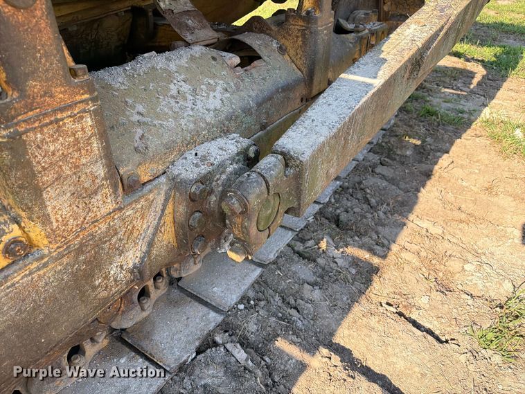 image for item DZ4687 1976 Caterpillar D6C dozer