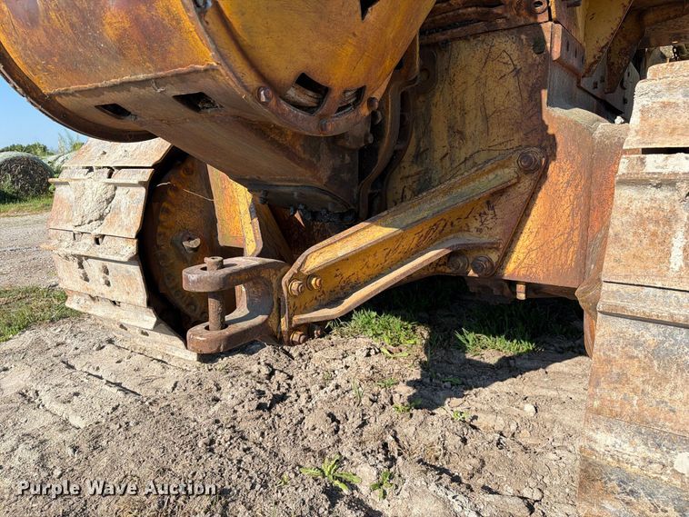 image for item DZ4687 1976 Caterpillar D6C dozer