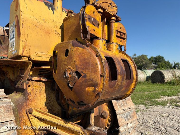 image for item DZ4687 1976 Caterpillar D6C dozer