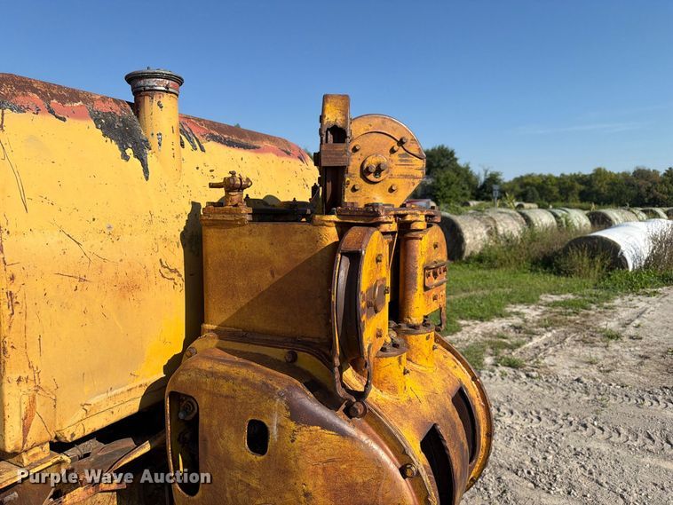 image for item DZ4687 1976 Caterpillar D6C dozer