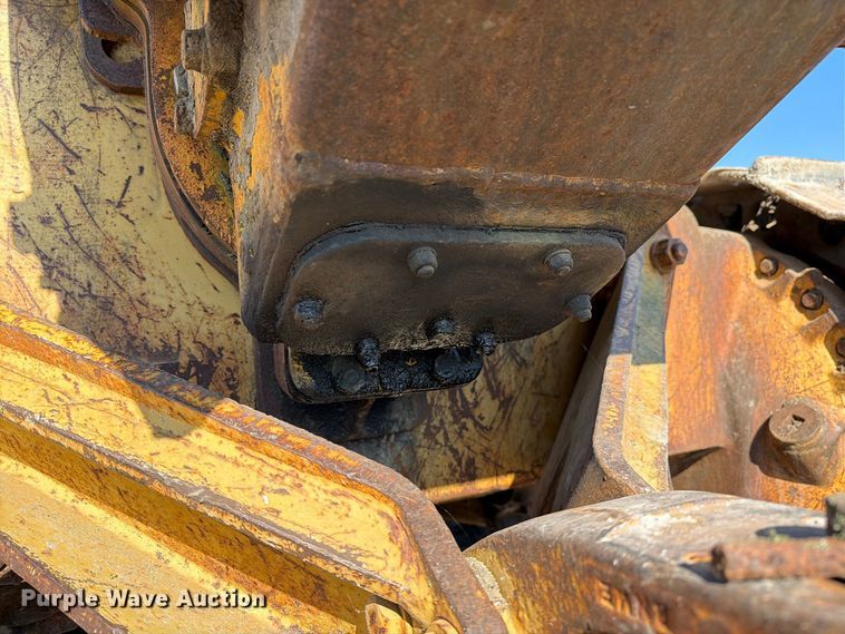 image for item DZ4687 1976 Caterpillar D6C dozer