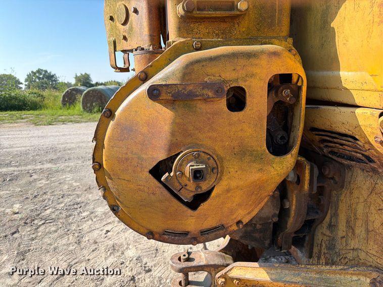 image for item DZ4687 1976 Caterpillar D6C dozer