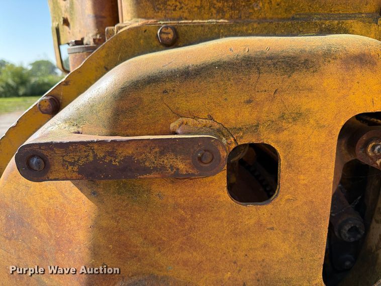 image for item DZ4687 1976 Caterpillar D6C dozer