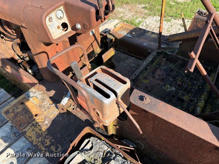 image for item DZ4687 1976 Caterpillar D6C dozer