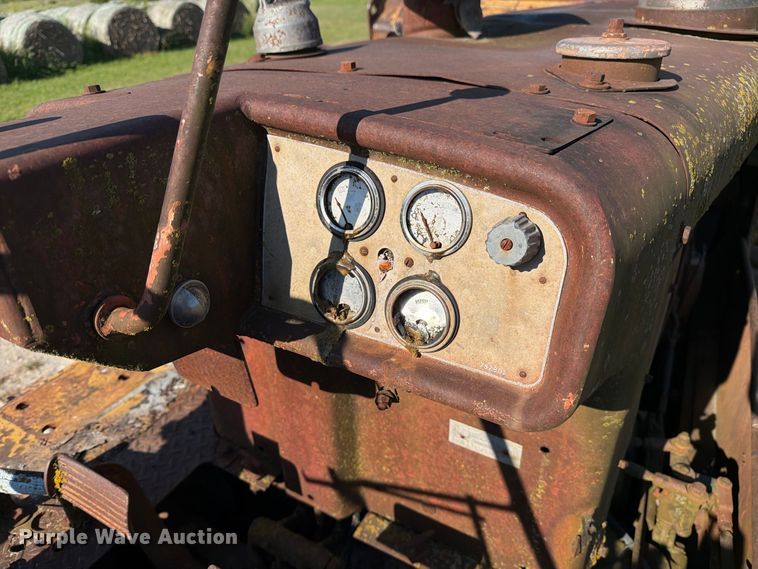 image for item DZ4687 1976 Caterpillar D6C dozer