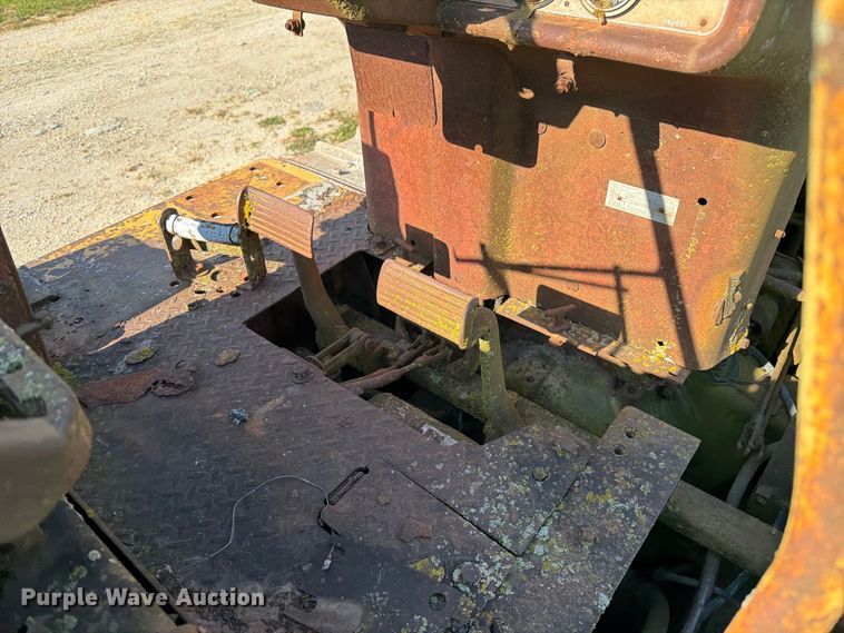 image for item DZ4687 1976 Caterpillar D6C dozer