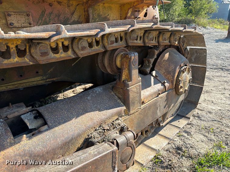 image for item DZ4687 1976 Caterpillar D6C dozer