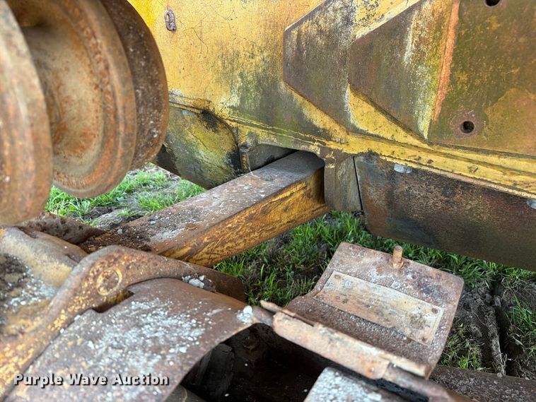 image for item DZ4687 1976 Caterpillar D6C dozer