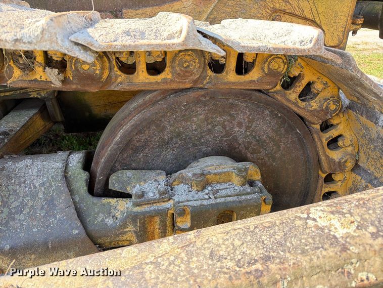 image for item DZ4687 1976 Caterpillar D6C dozer