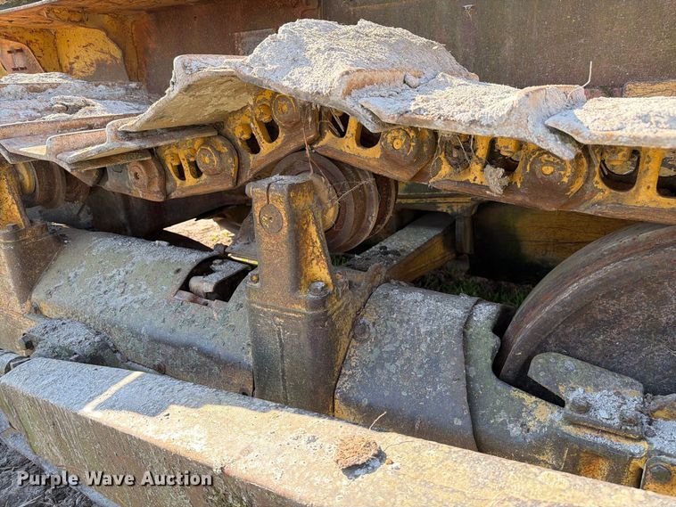 image for item DZ4687 1976 Caterpillar D6C dozer