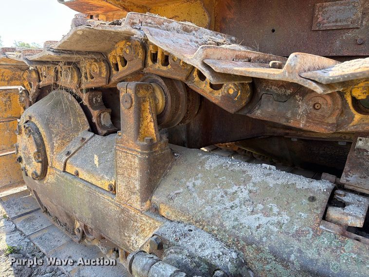 image for item DZ4687 1976 Caterpillar D6C dozer