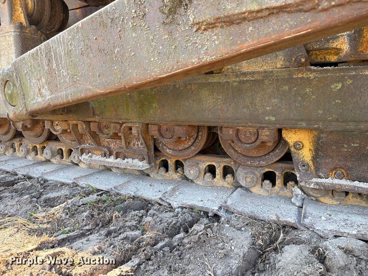 image for item DZ4687 1976 Caterpillar D6C dozer