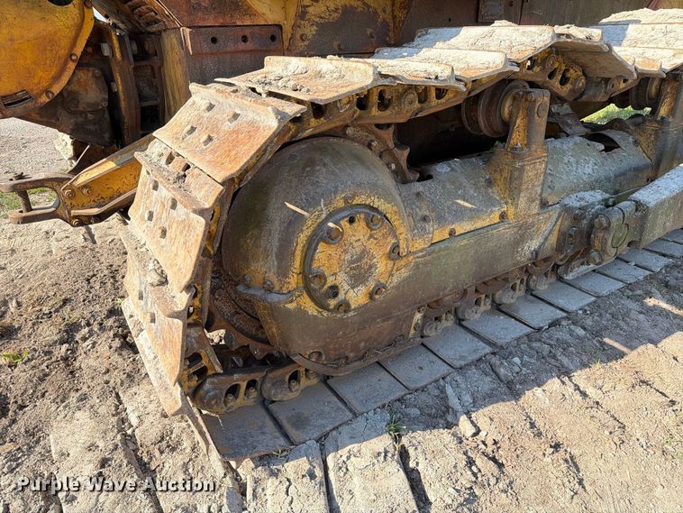 image for item DZ4687 1976 Caterpillar D6C dozer
