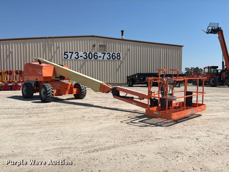 image for item DZ4699 2007 JLG 660SJ boom lift