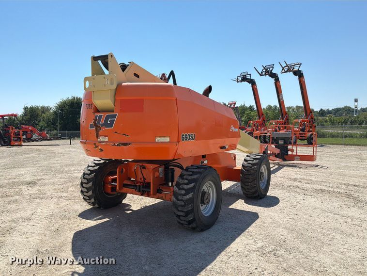 image for item DZ4699 2007 JLG 660SJ boom lift
