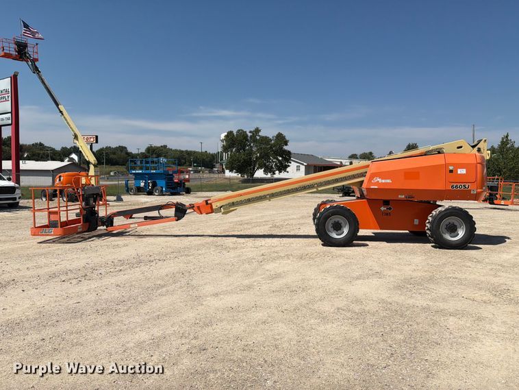 image for item DZ4699 2007 JLG 660SJ boom lift