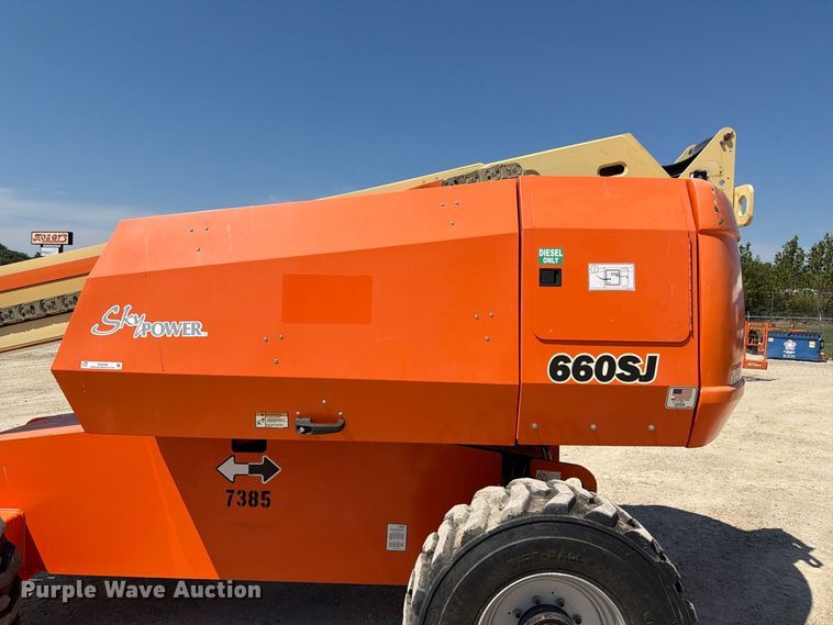 image for item DZ4699 2007 JLG 660SJ boom lift