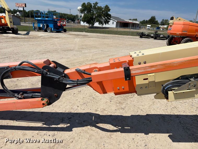 image for item DZ4699 2007 JLG 660SJ boom lift