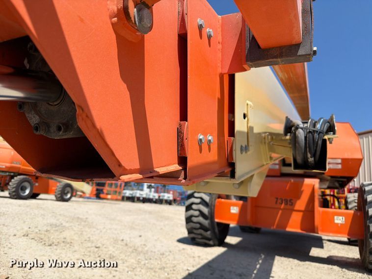 image for item DZ4699 2007 JLG 660SJ boom lift