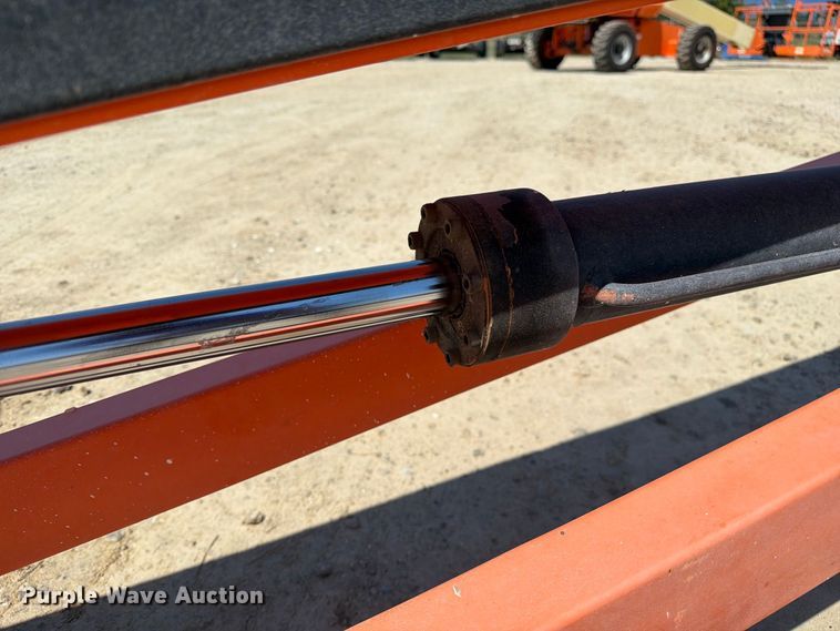 image for item DZ4699 2007 JLG 660SJ boom lift