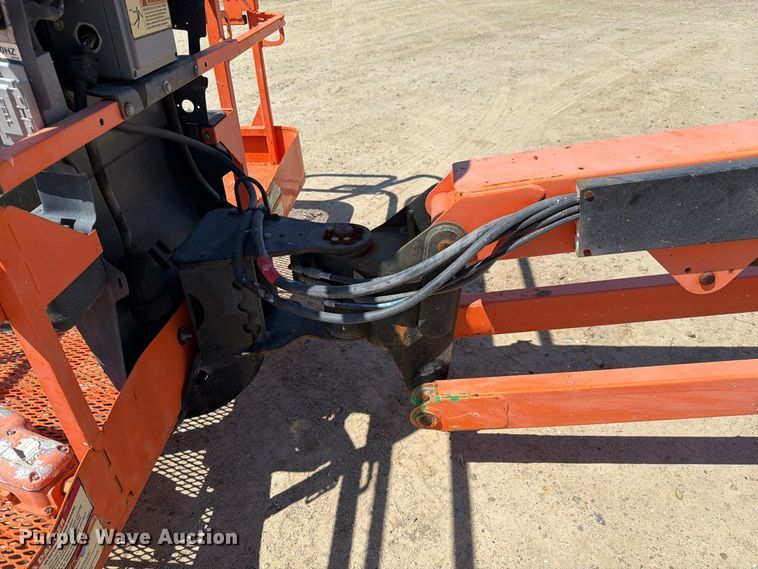image for item DZ4699 2007 JLG 660SJ boom lift