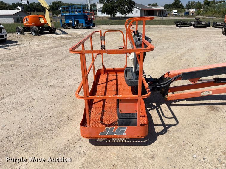 image for item DZ4699 2007 JLG 660SJ boom lift
