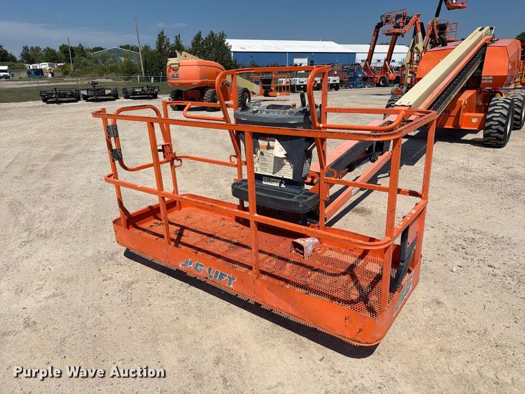 image for item DZ4699 2007 JLG 660SJ boom lift