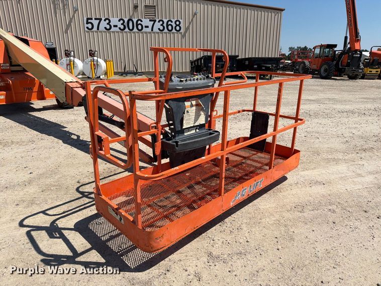 image for item DZ4699 2007 JLG 660SJ boom lift