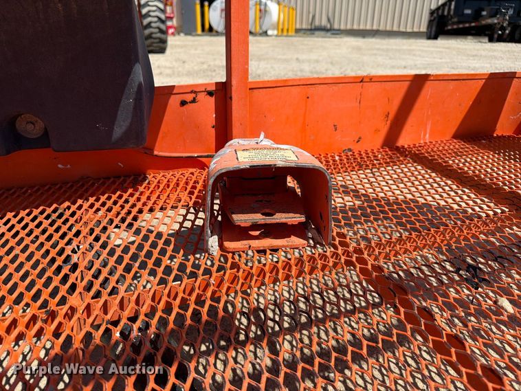 image for item DZ4699 2007 JLG 660SJ boom lift