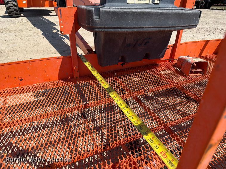 image for item DZ4699 2007 JLG 660SJ boom lift