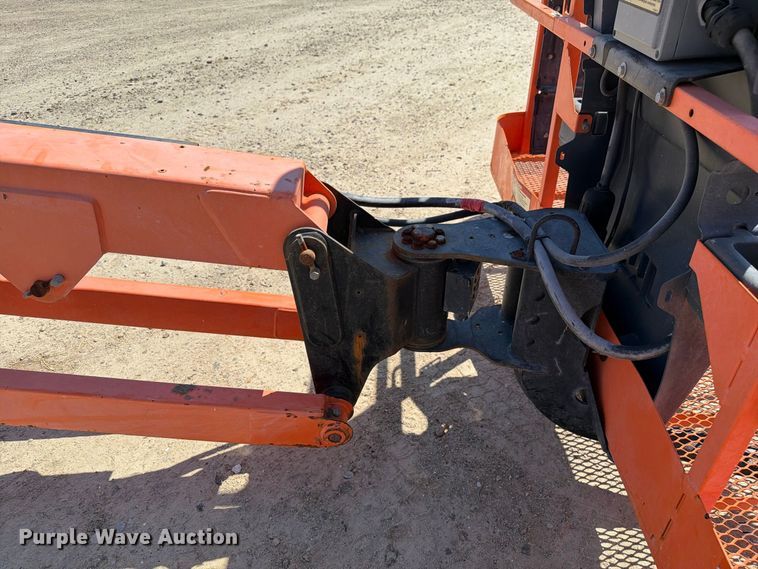 image for item DZ4699 2007 JLG 660SJ boom lift