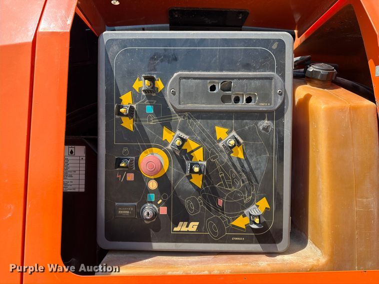 image for item DZ4699 2007 JLG 660SJ boom lift