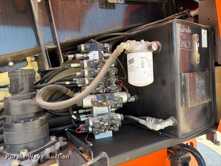 image for item DZ4699 2007 JLG 660SJ boom lift