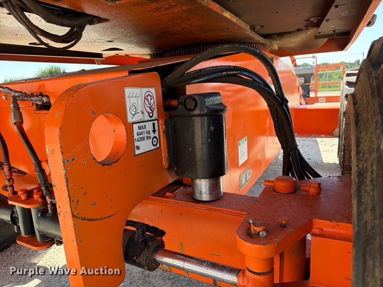 image for item DZ4699 2007 JLG 660SJ boom lift
