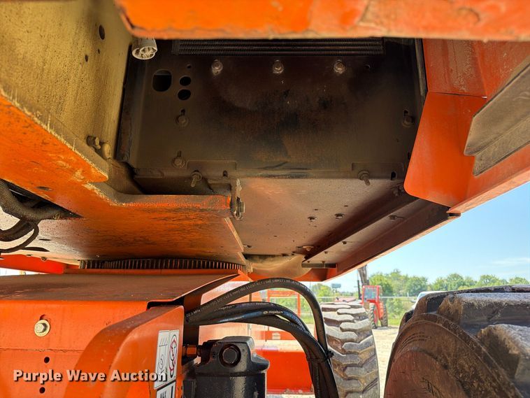 image for item DZ4699 2007 JLG 660SJ boom lift