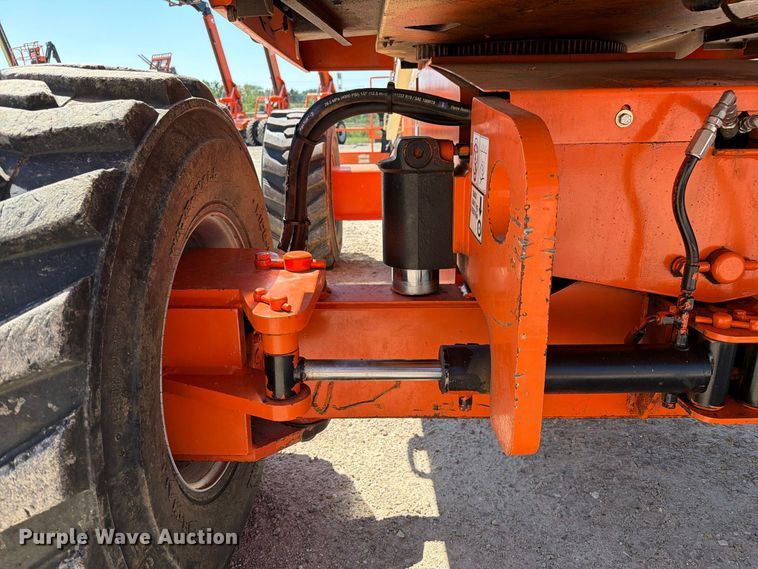 image for item DZ4699 2007 JLG 660SJ boom lift